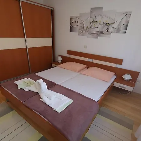 2 Biba 41 Apartment *