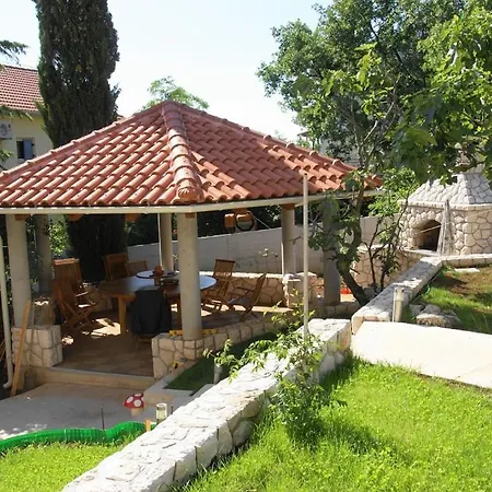 2 Biba 41 Apartment *