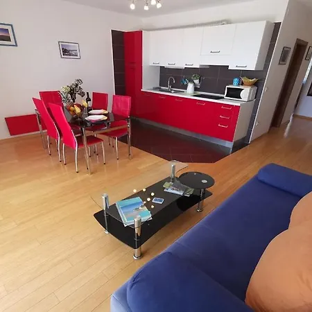 Apartment 2 Biba 41 *
